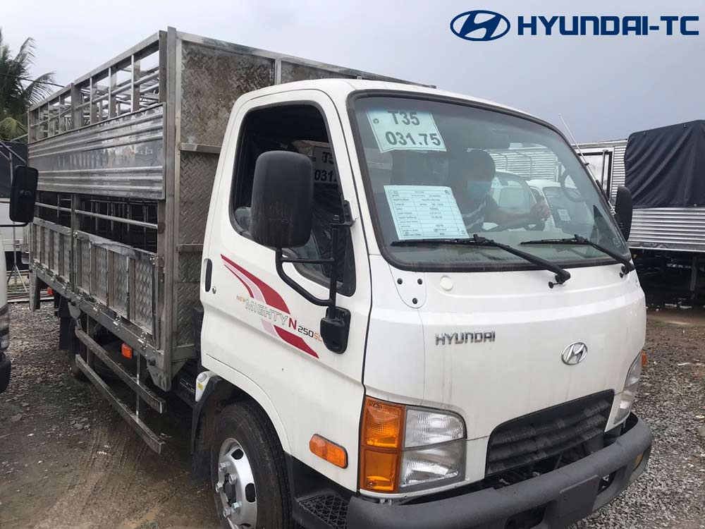 Giá xe tải chở heo 2.5 tấn Hyundai Mighty N250SL