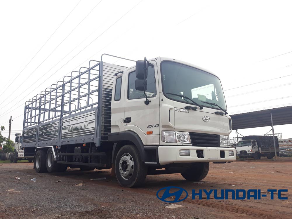 Xe tải Hyundai 3 chân rút HD240 15 tấn thùng mui bạt